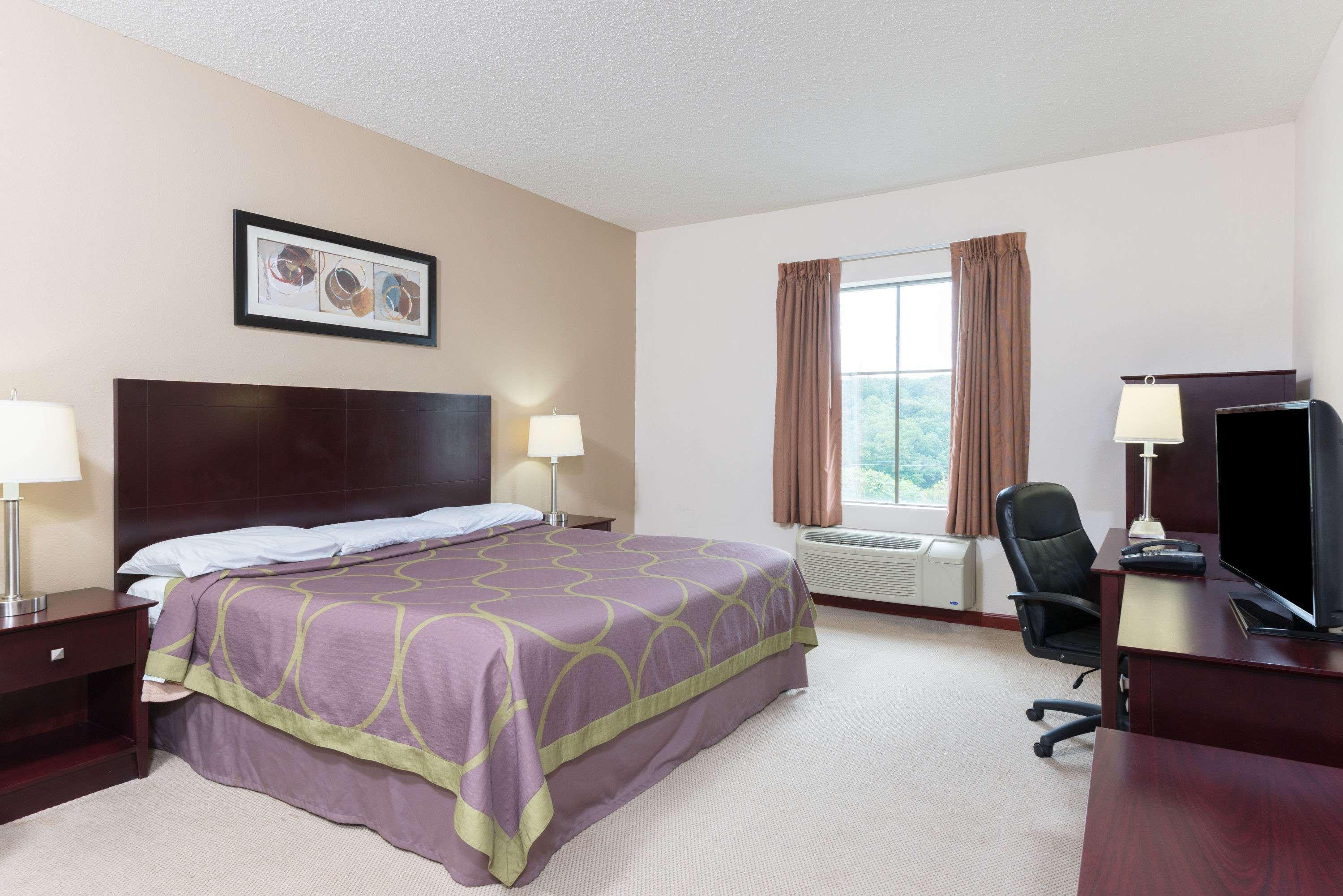 Super 8 By Wyndham Beaver Falls Exterior photo