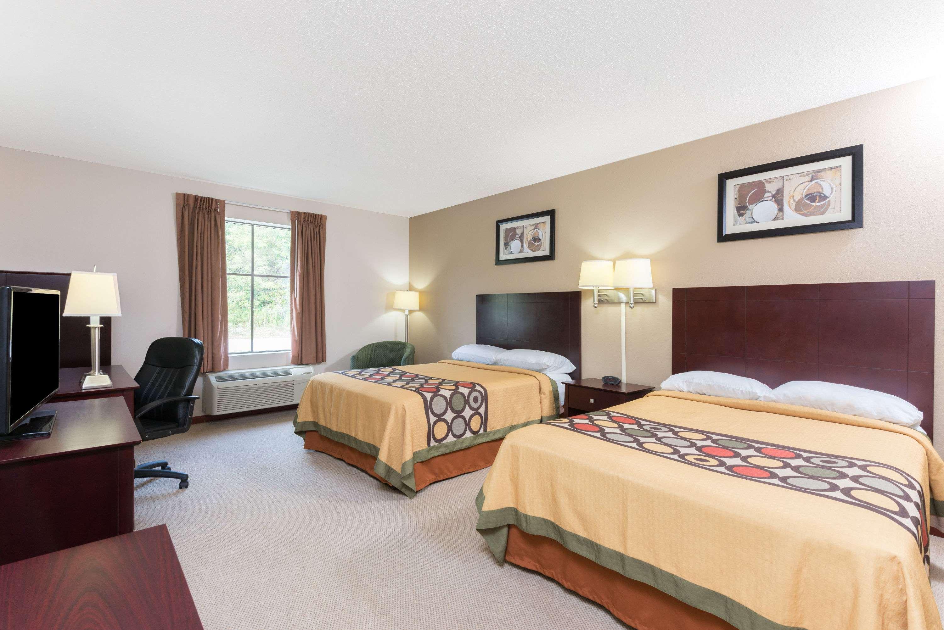 Super 8 By Wyndham Beaver Falls Exterior photo